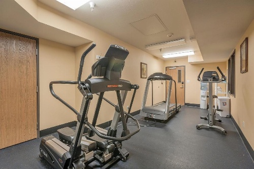 Days Inn by Wyndham Manitou Springs image 16