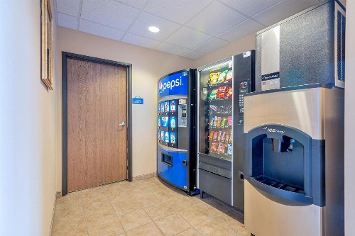 Days Inn by Wyndham Manitou Springs image 19