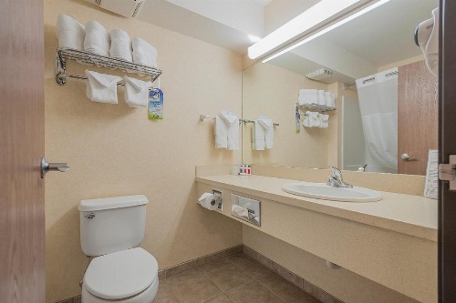 Days Inn by Wyndham Manitou Springs image 30