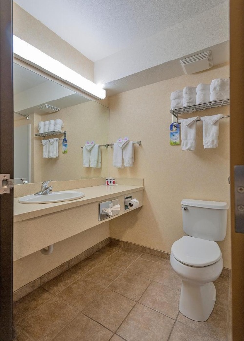 Days Inn by Wyndham Manitou Springs image 33