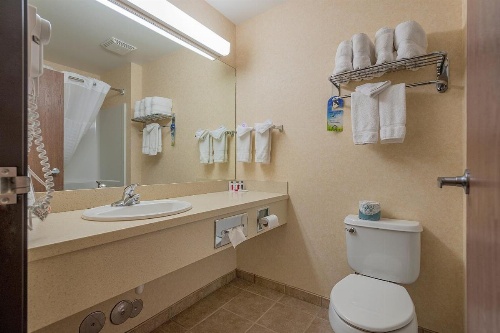 Days Inn by Wyndham Manitou Springs image 36