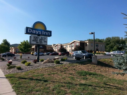 Days Inn by Wyndham Manitou Springs image 45