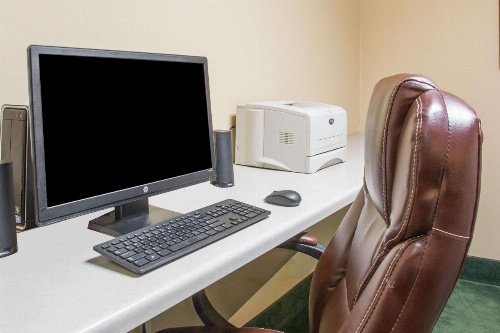 Days Inn by Wyndham Manitou Springs image 7